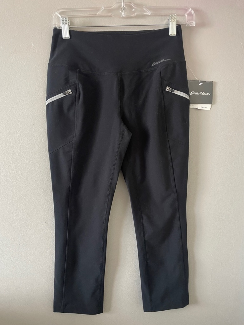 Eddie Bauer Black Capri Active Leggings with Reflective Zip Accent Pockets